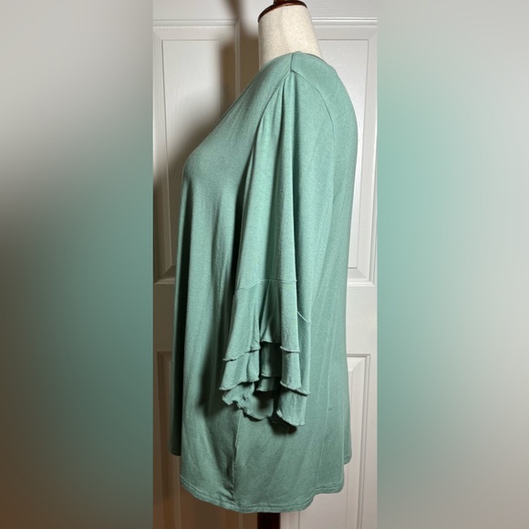 BloomChic Mint Green Women’s Tunic with Ruffled Sleeves - Picture 4 of 9